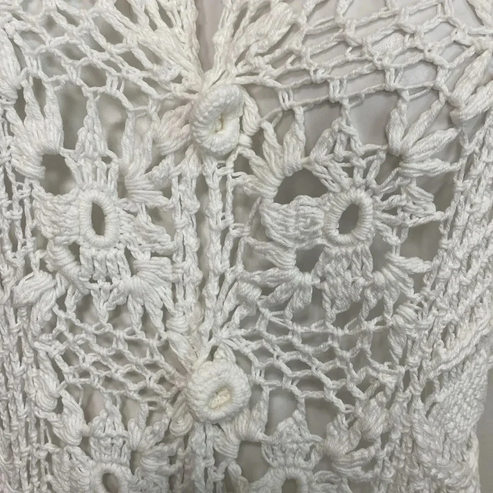 N/A white crochet